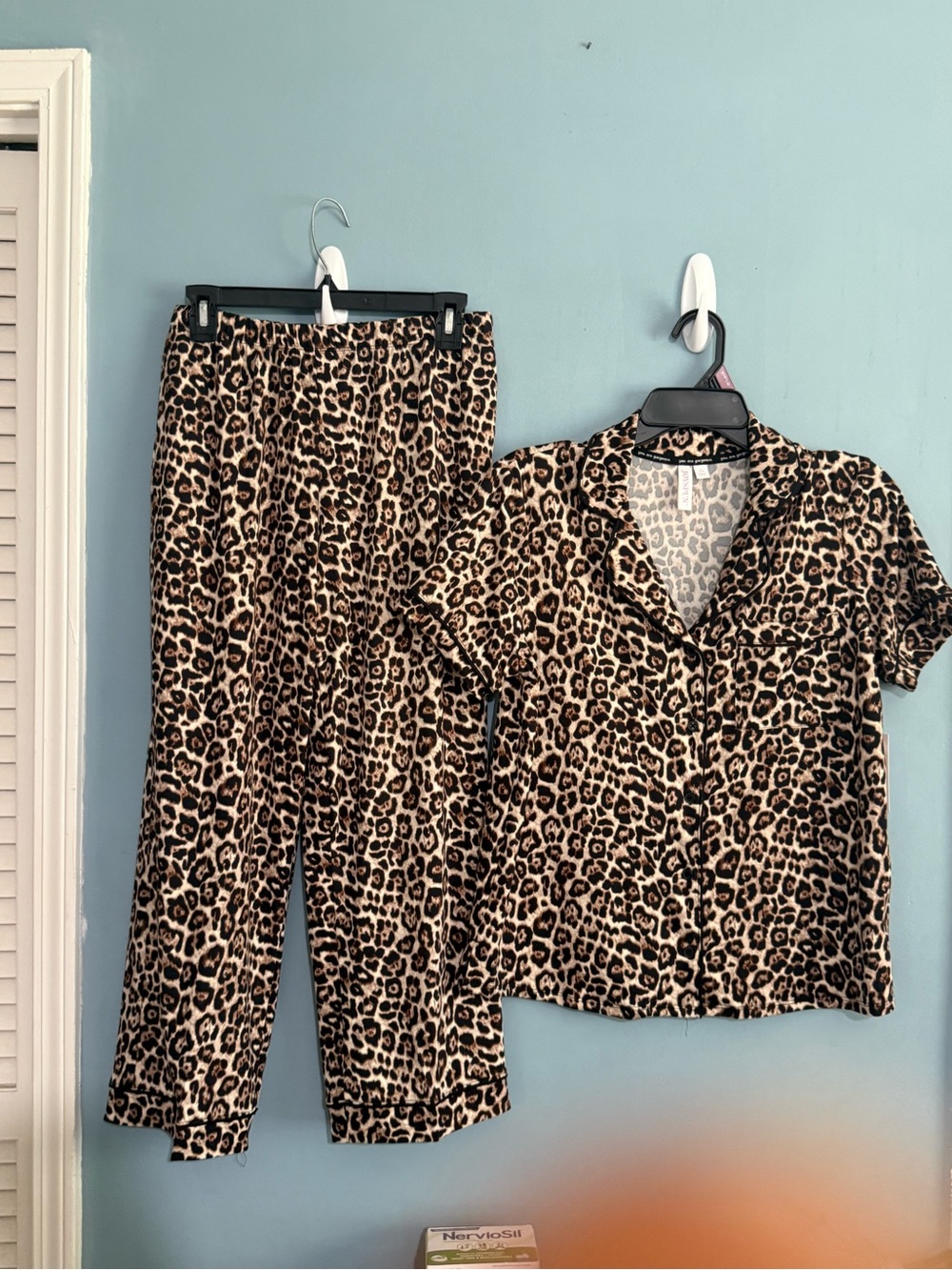 Leopard Print Short Sleeve Chemise Set in Beige/Black